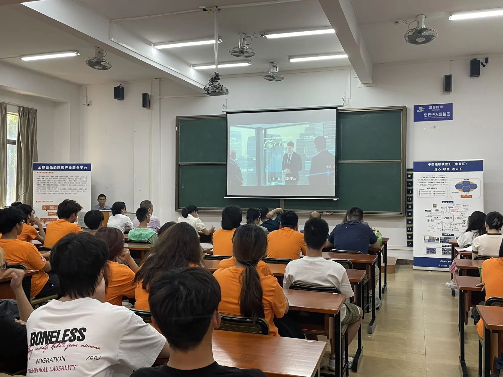 8f3b05f6-94dd-4fcd-826a-0a6c68a56bc1