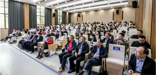 全國金融科技產(chǎn)教融合共同體成立大會(huì)暨金融科技創(chuàng)新論壇圓滿結(jié)束，逸馬榮獲副理事長單位稱號(hào)