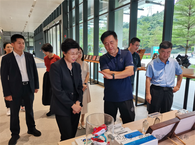 張秀玲到華大集團總部、逸馬連鎖產(chǎn)業(yè)集團等企業(yè)和商會考察調(diào)研洽談合作