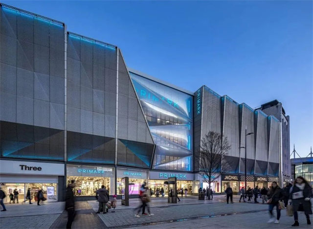 服裝界的Costco，憑什么年入800億？