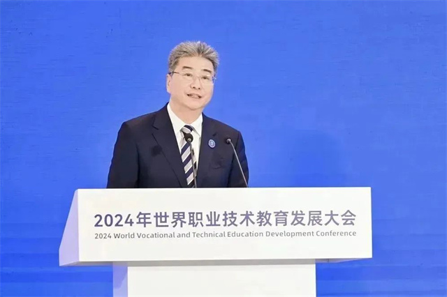 教育部副部長吳巖