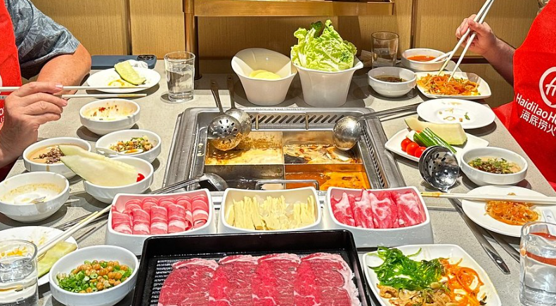 連鎖餐飲模式深度解析：標(biāo)準(zhǔn)化背后的競爭優(yōu)勢與挑戰(zhàn)