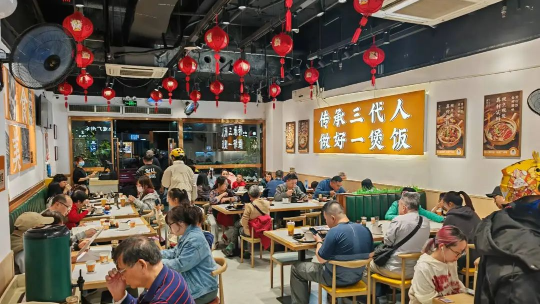 廣式煲仔飯連鎖化攻略：煲仔正如何實現(xiàn)全國標準化擴張