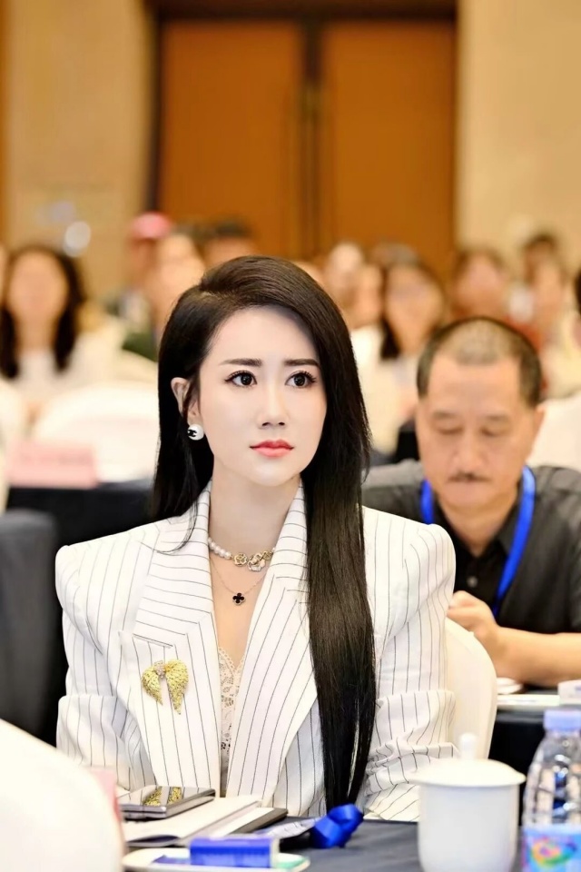 系統(tǒng)科學(xué)賦能產(chǎn)業(yè)發(fā)展——逸馬連鎖產(chǎn)業(yè)集團(tuán)出席中國(guó)系統(tǒng)科學(xué)研究會(huì)2025年學(xué)術(shù)年會(huì)