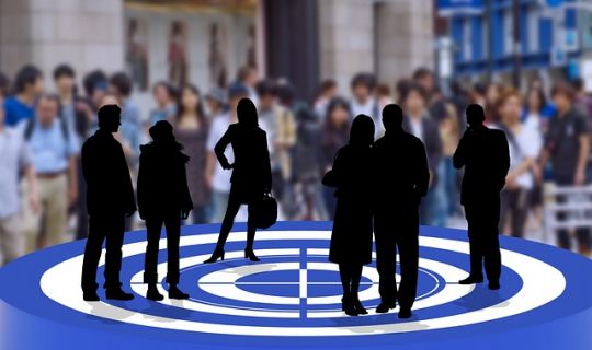 連鎖店運(yùn)營(yíng)模式的進(jìn)化論：從標(biāo)準(zhǔn)化復(fù)制到生態(tài)共生