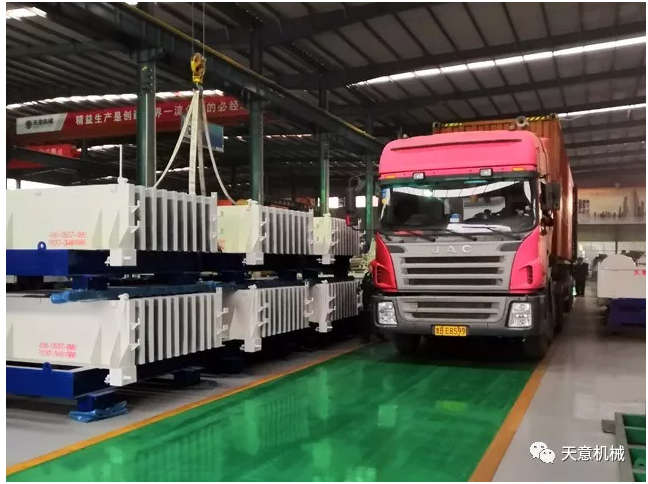 天意機(jī)械為柬埔寨客戶加工生產(chǎn)年產(chǎn)80萬平方輕質(zhì)墻板生產(chǎn)線成功裝車啟運(yùn)！
