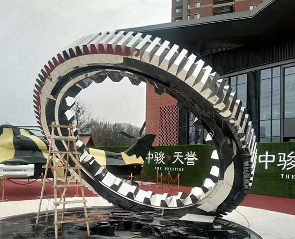 為什么越來越多的地方選擇定做景觀不銹鋼雕塑？